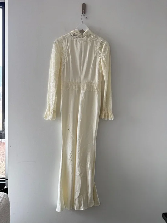 ELLIATT Margot Long Sleeve Gown in White S - Picture 5 of 8